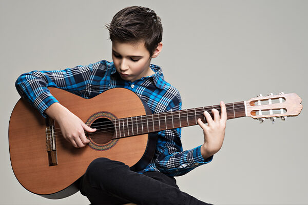 Guitarra acústica – niños – 9 a 12 años