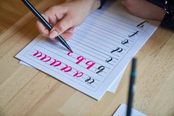 Introducción al lettering – jóvenes y adultos – 13 años en adelante